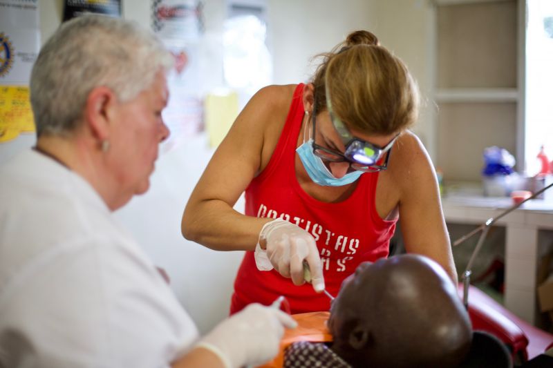 DENTISTAS SOBRE RUEDAS BUSCA A VOLUNTARIOS PARA EL PROYECTO ADAMA 2017