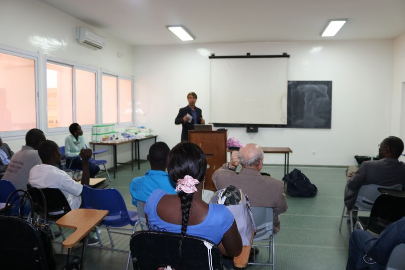 Dentistas sobre Ruedas, nombrada ONG embajadora de la promoción de este año de la Universidad de Odontología de Dakar